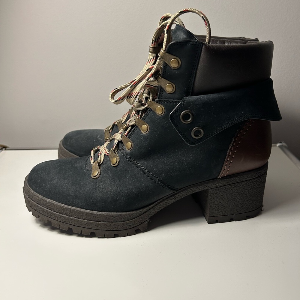 See by Chloe Eileen Bootie